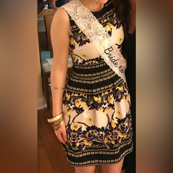 Forever 21 occasion dress. Size Small (approximately size 4). - Picture 6 of 7